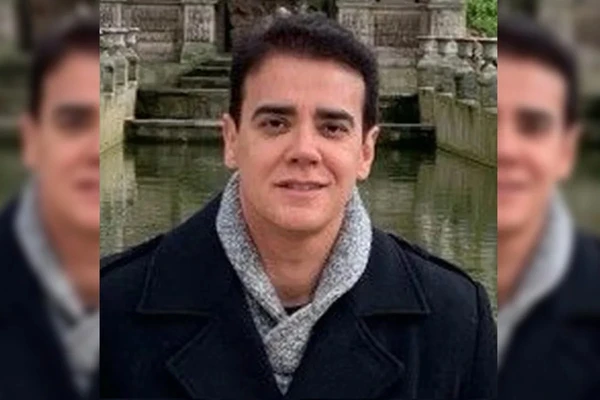 Iram de Almeida Saraiva Junior por Reprodução