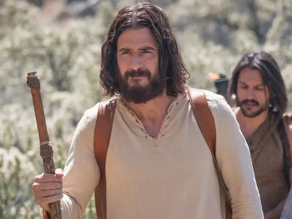 Jonathan Roumie como Jesus na série