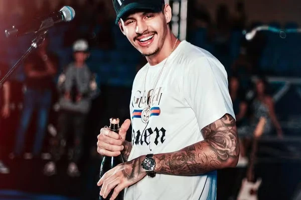 Rapper Hungria por Reprodução