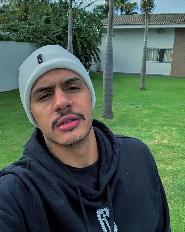 Rapper Hungria por Reprodução