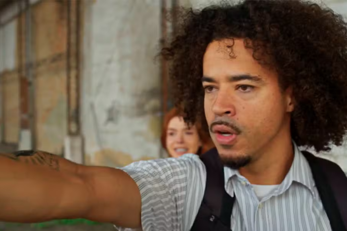 Ryan e Kami executam plano para pegar abusador em "Dona de Mim" por Reprodução