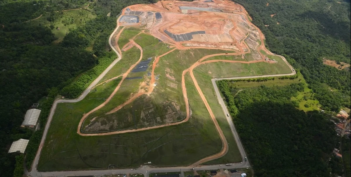 Aterro Metropolitano Centro (AMC), gerido pela empresa Battre por Divulgação