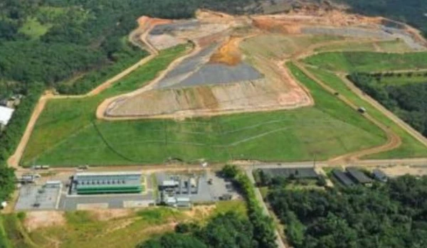 Aterro Metropolitano Centro (AMC), gerido pela empresa Battre por Divulgação