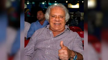 Capitão Guimarães (Aílton Guimarães Jorge): Ex-militar e ex-presidente da Unidos de Vila Isabel, Capitão Guimarães é uma figura histórica no jogo do bicho e no Carnaval carioca. Embora tenha se afastado das atividades criminosas, ainda mantém influência no meio.  por Reprodução