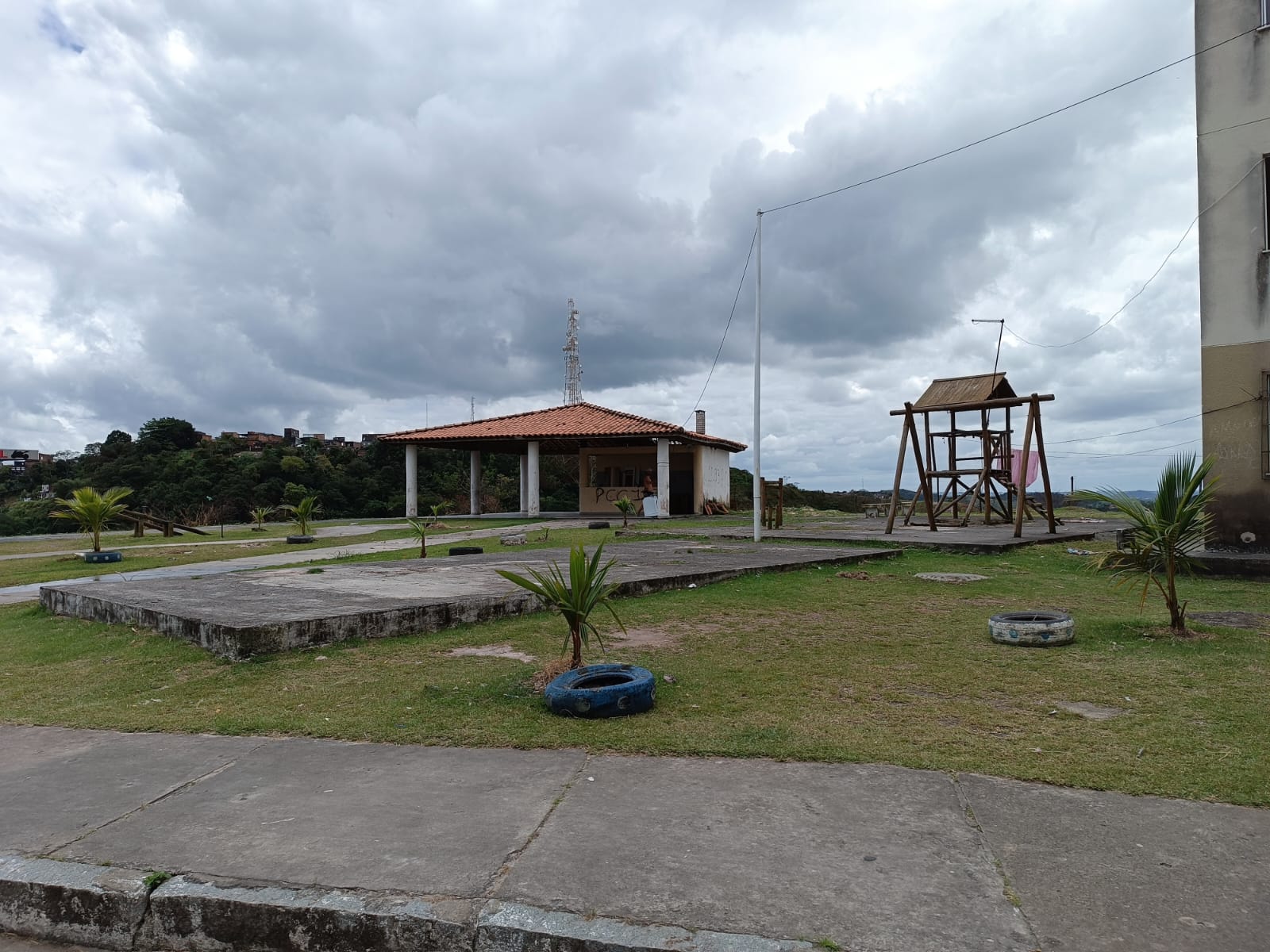 Empresário é torturado e executado pelo PCC em Candeias por Empresário é torturado e executado pelo PCC em Candeias 