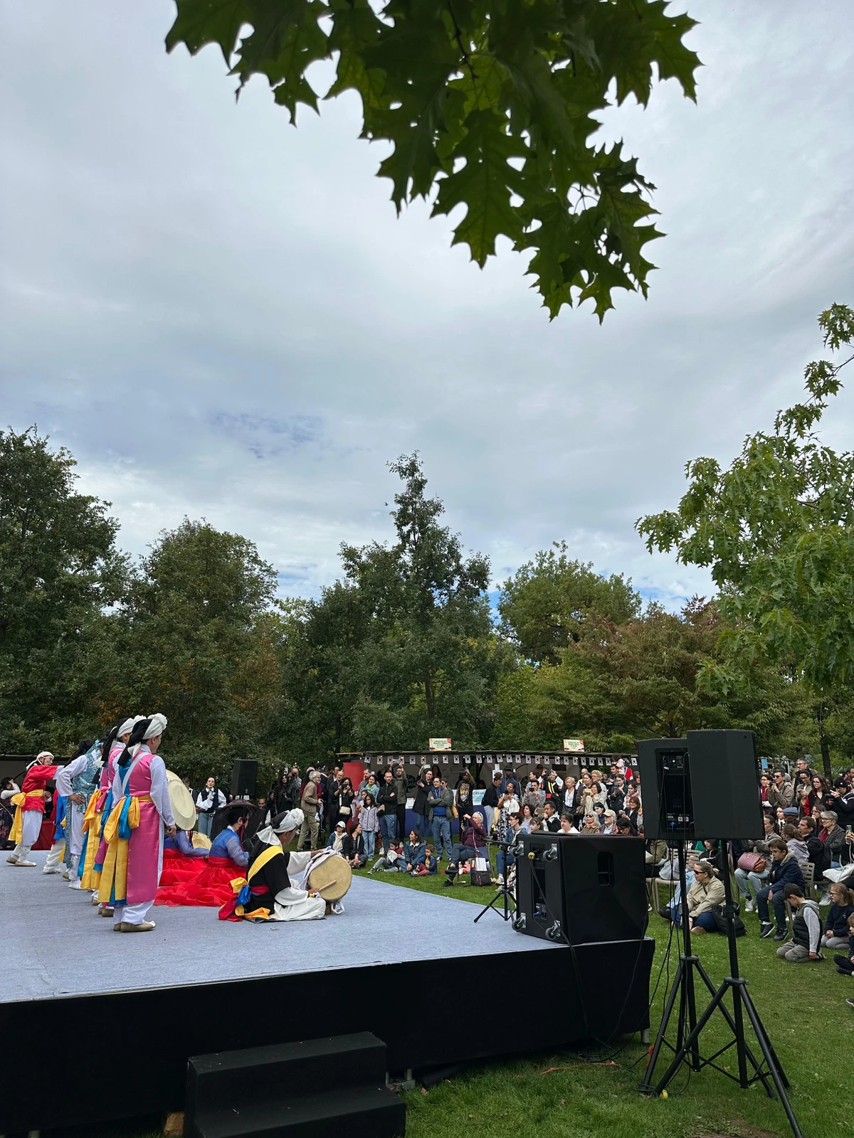 K-Festival no Jardin d’Acclimatation, em Paris por Gabriela Cruz