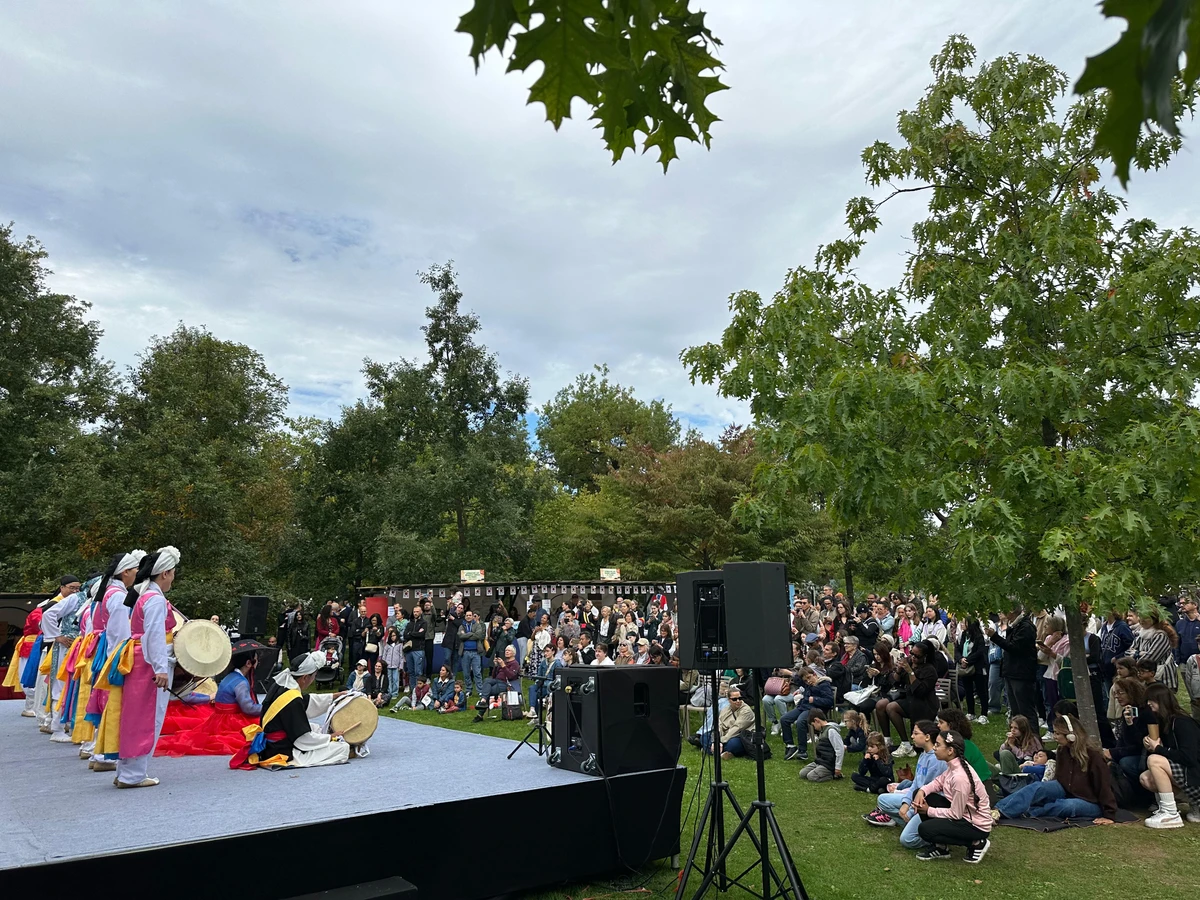 K-Festival no Jardin d’Acclimatation, em Paris por Gabriela Cruz