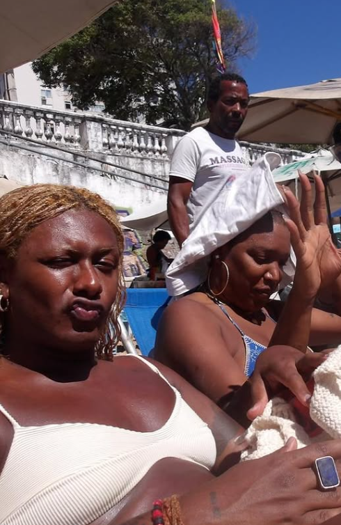 Liniker e Majur estiveram em praia de Salvador por Reprodução | Redes Sociais