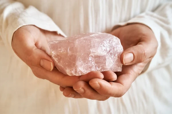 Libra: quartzo rosa por Reprodução