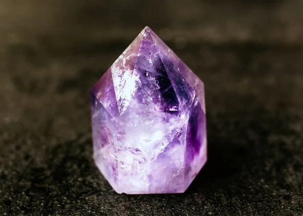 Sagitário: roxo ametista por Reprodução