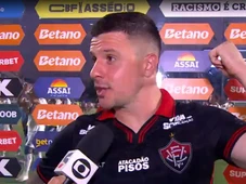 Imagem - Atacante do Vitória se revolta e dispara contra a arbitragem: 'Várzea'