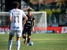 Imagem - Em jogo de sete gols, Vitória perde para o Vasco em São Januário