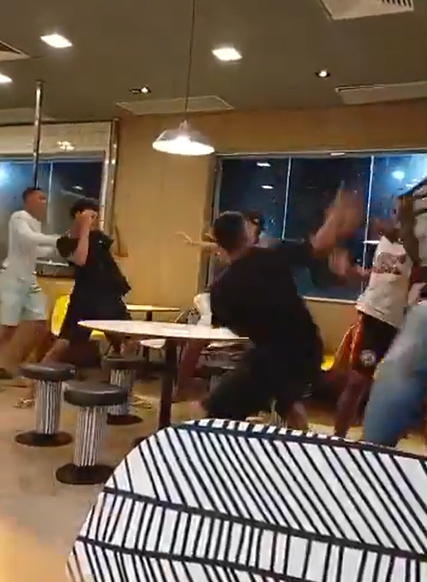 A briga é generalizada por Reprodução