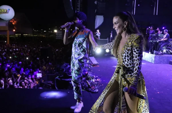 Ele também já cantou com Ivete Sangalo por Saulo Brandão/Divulgação