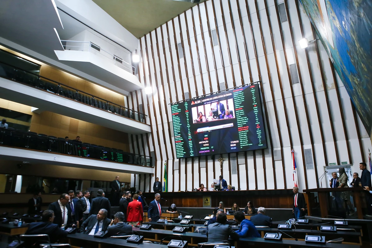 Emendas parlamentares contemplam deputados de todas as bancadas, mas os governistas são os principais beneficiados
