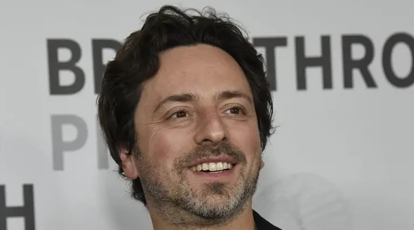 6º - Sergey Brin: também cofundador do Google e membro do conselho da Alphabet, de 52 anos, conquistou um patrimônio de 189 bilhões de dólares, o que equivale a R$ 1 trilhão. O valor é resultado de uma perda de 23 bilhões de dólares (R$ 122,89 bilhões) no último mês por Reprodução