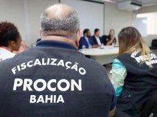 Imagem - Força-tarefa fiscaliza a venda de bebidas adulteradas em Salvador