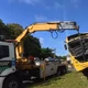 Imagem - Ônibus bate em poste na Avenida Paralela após motorista cochilar no volante
