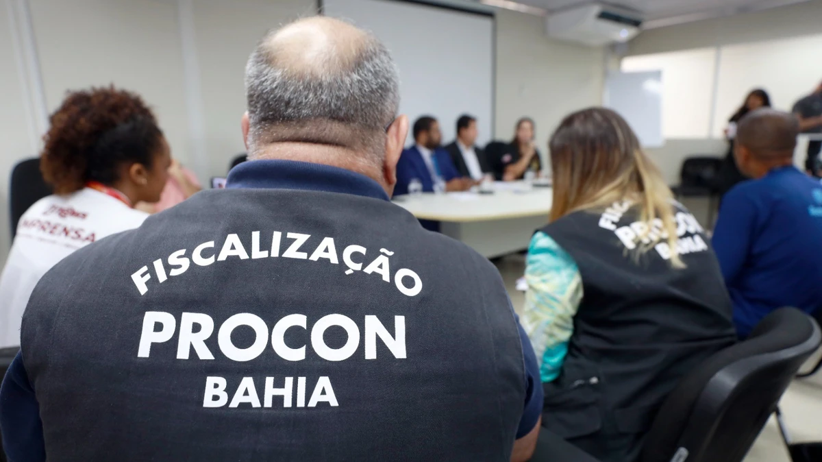 Força-tarefa fiscaliza a venda de bebidas adulteradas em Salvador 