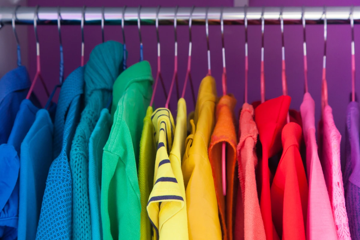Guarda-roupa com opções coloridas