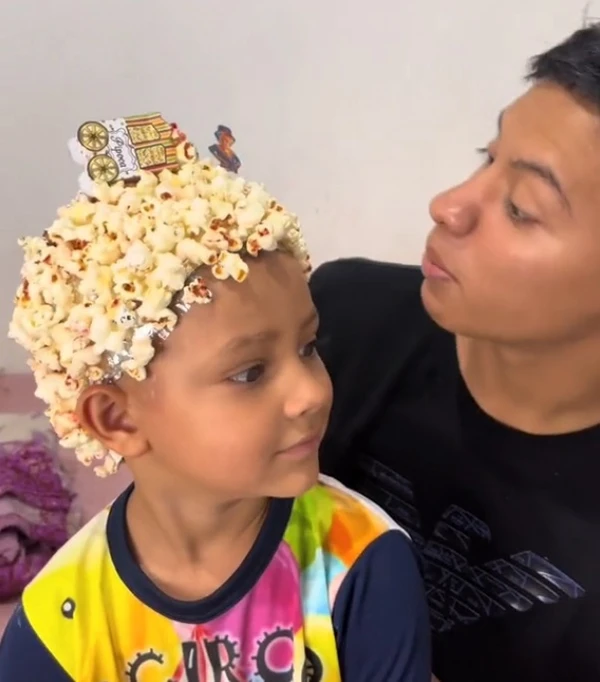 Ideias de cabelo maluco para meninos por Reprodução