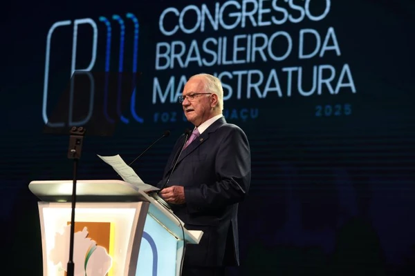 Juíza baiana recebe comenda de mérito em evento nacional por Divulgação