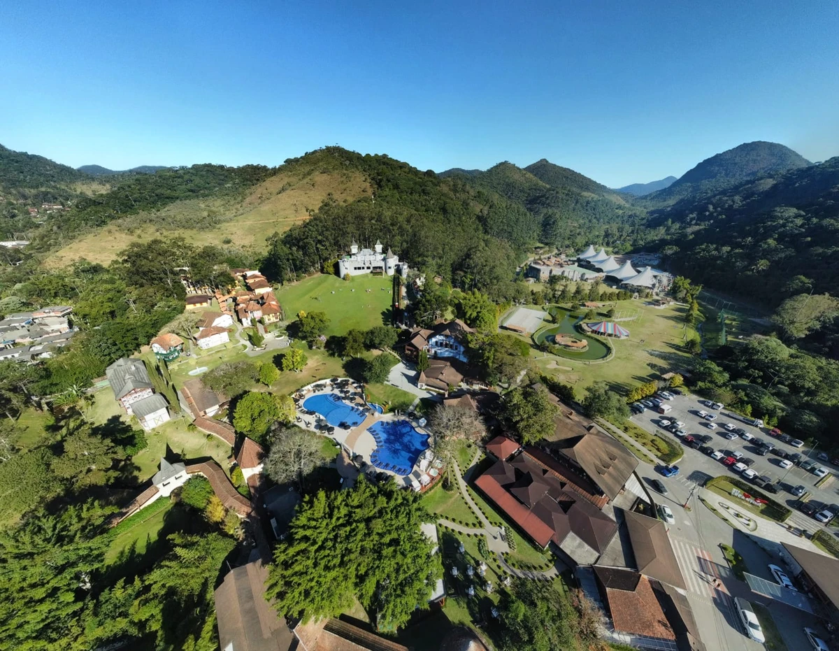 Le Canton (Teresópolis, RJ) por Reprodução