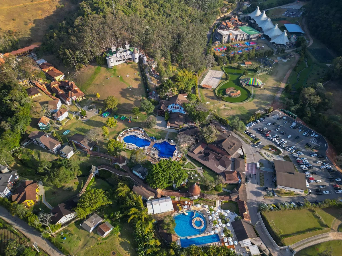 Le Canton (Teresópolis, RJ) por Reprodução