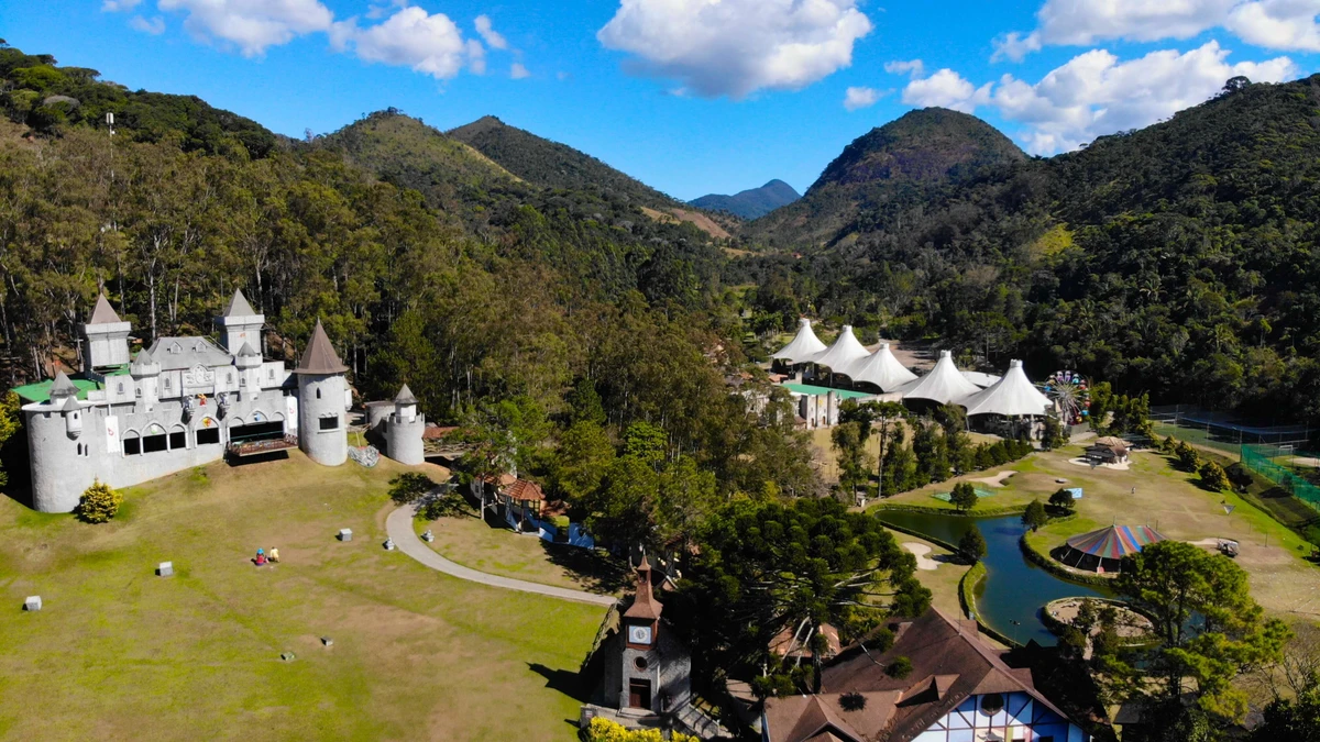 Le Canton (Teresópolis, RJ) por Reprodução