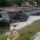 Imagem - Acidente acaba na morte de motorista após carreta tombar em estrada na Bahia