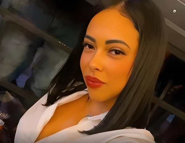 Bruna Araújo de Souza por Reprodução