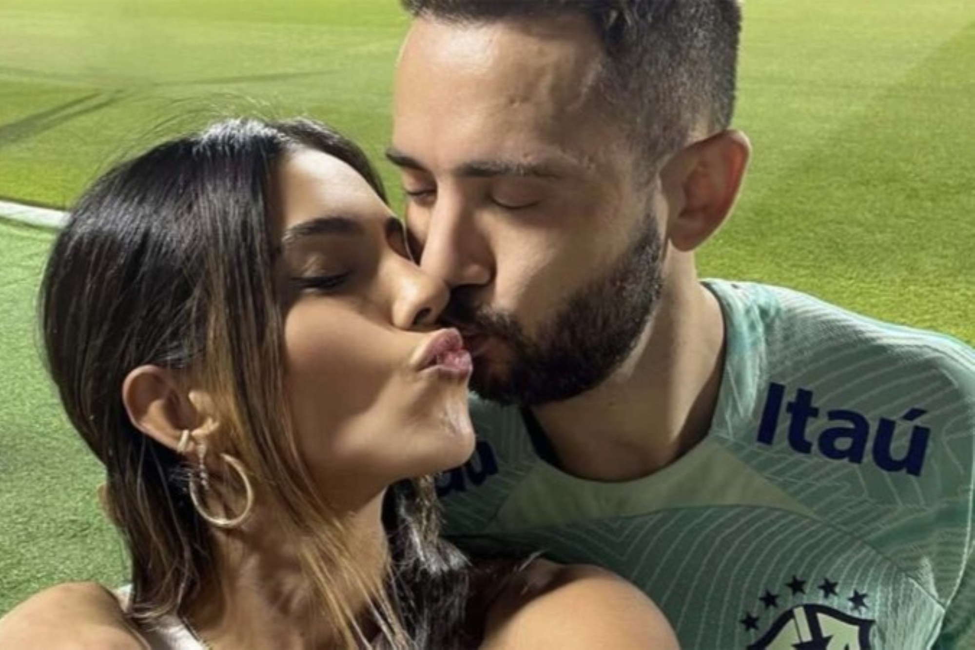 Everton Ribeiro com a eposa Marília Nery por Reprodução