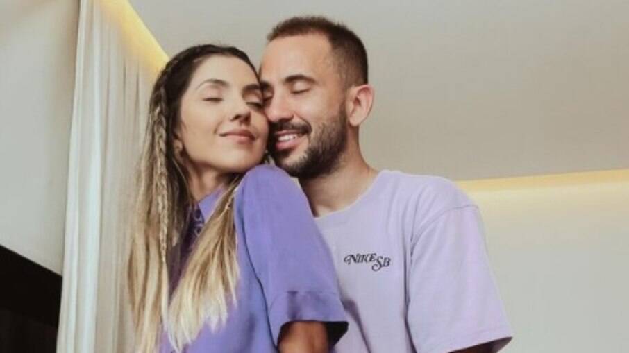 Everton Ribeiro com a eposa Marília Nery por Reprodução