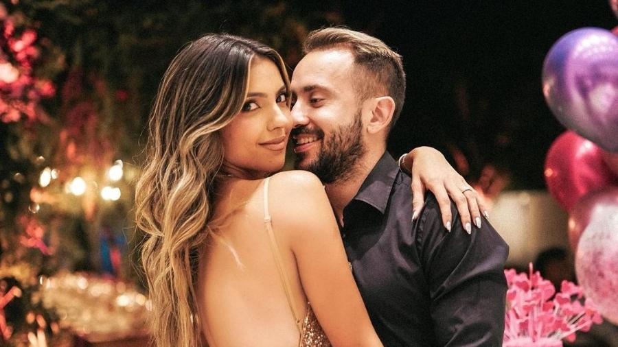 Everton Ribeiro com a eposa Marília Nery por Reprodução