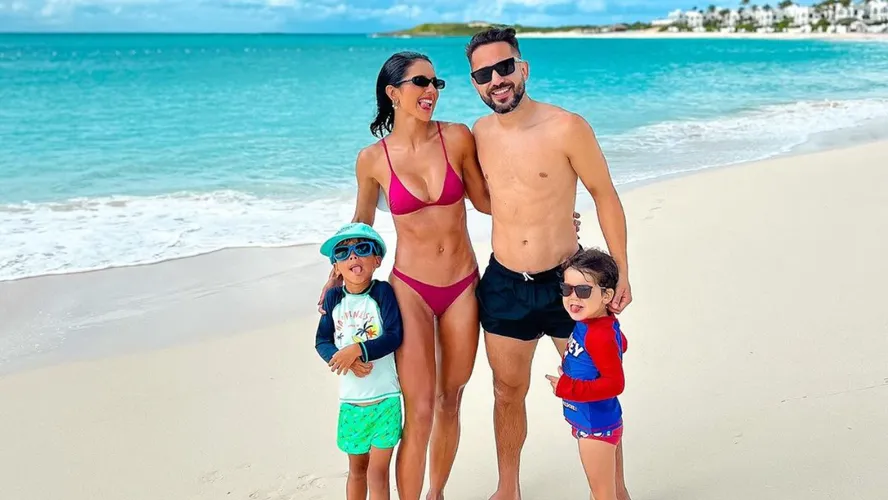 Everton Ribeiro com a eposa Marília Nery por Reprodução