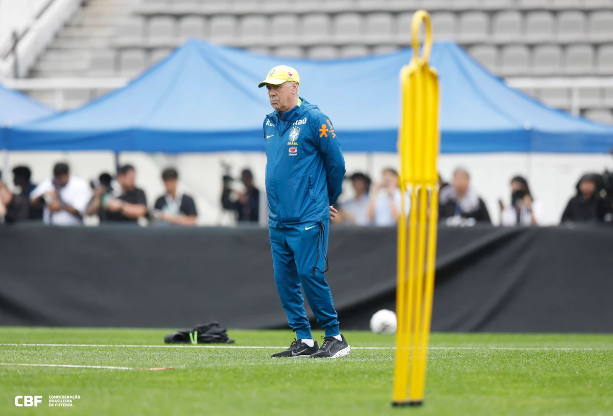 Seleção treinando em preparação para encarar a Coreia do Sul 