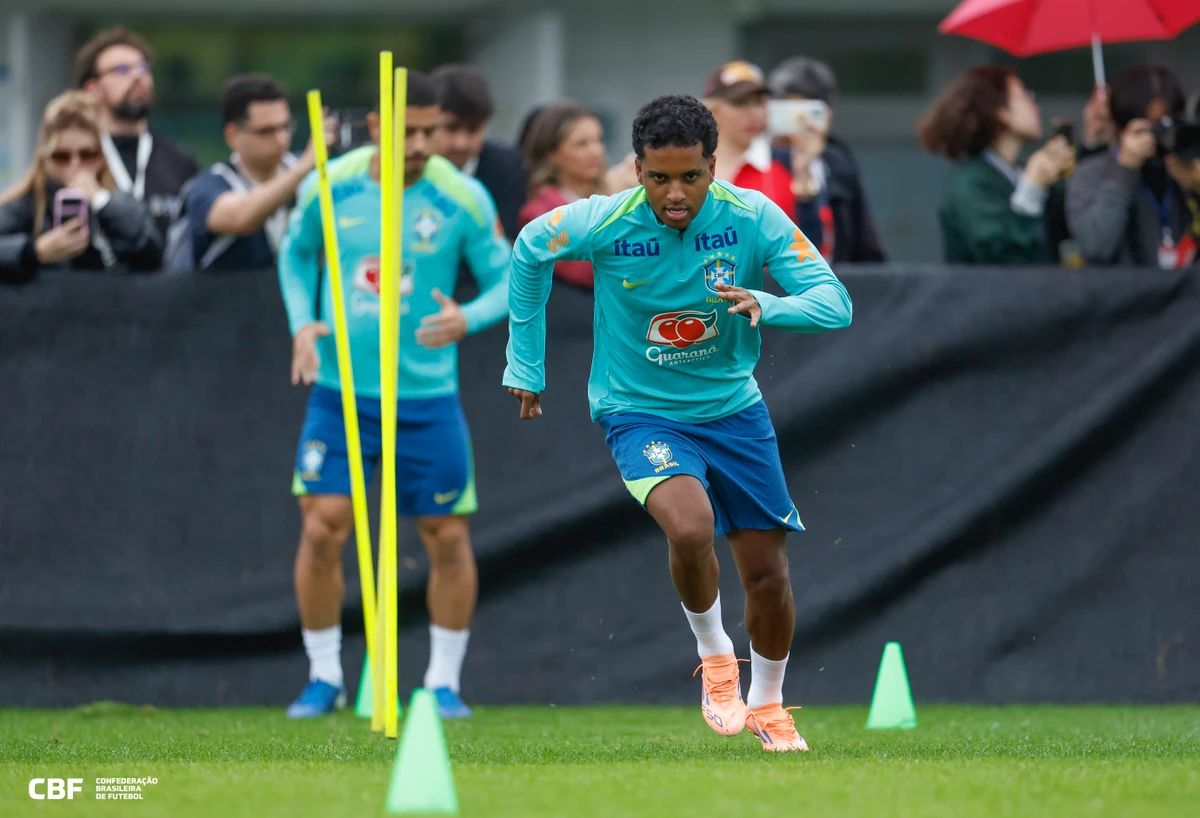 Seleção treinando em preparação para encarar a Coreia do Sul  por Rafael Ribeiro/CBF