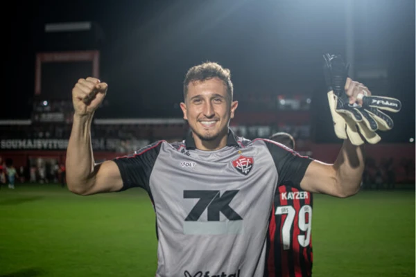 Thiago Couto só estreará pelo clube no Ba-Vi se Arcanjo tiver que deixar a partida  por Victor Ferreira/EC Vitória