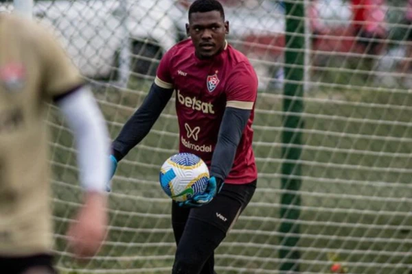 Yuri Sena - goleiro  por Victor Ferreira/EC Vitória