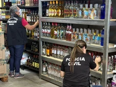Imagem - Mais de 650 garrafas com bebidas alcoólicas são apreendidas em Salvador