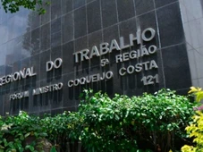 Imagem - Casal de Salvador é condenado por ‘adotar’ criança de seis anos no interior para trabalho doméstico