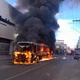 Imagem - Ônibus com passageiros sofre pane e pega fogo no bairro do Uruguai