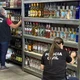 Imagem - Mais de 650 garrafas com bebidas alcoólicas são apreendidas em Salvador