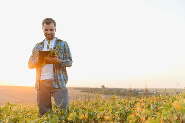 A seleção é voltada para estudantes regularmente matriculados no Ensino Técnico, nos cursos de Agricultura e Agropecuária, e no Ensino Superior, no curso de Agronomia.