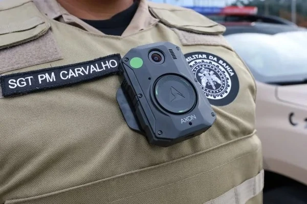 Câmeras corporais de policiais na Bahia por Reprodução