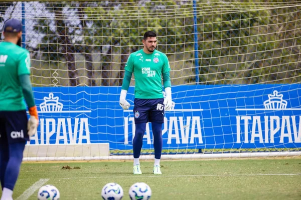 João Paulo durante treino do Bahia