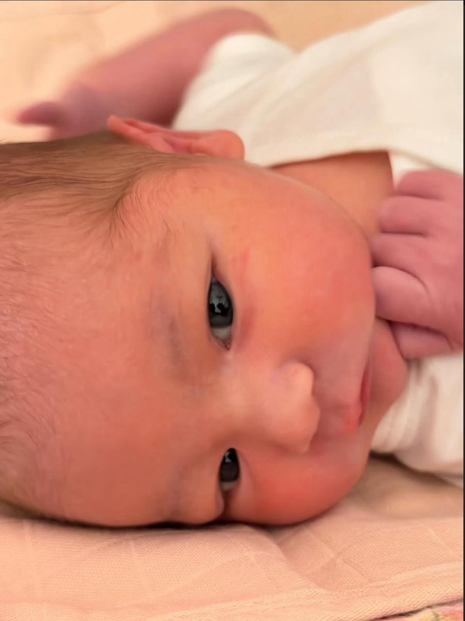 Mia, filha de Lucas Rangel e Lucas Bley por Reprodução
