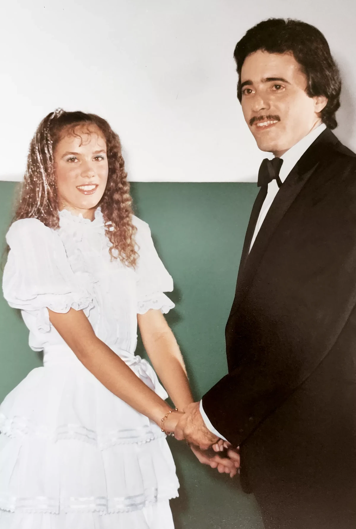 Tony Ramos foi o príncipe no baile da hoje apresentadora Regina Volpato por Acervo Pessoal