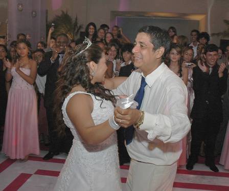 Zeca Pagodinho dança valsa com a filha Eliza por Vera Donato/ Divulgação