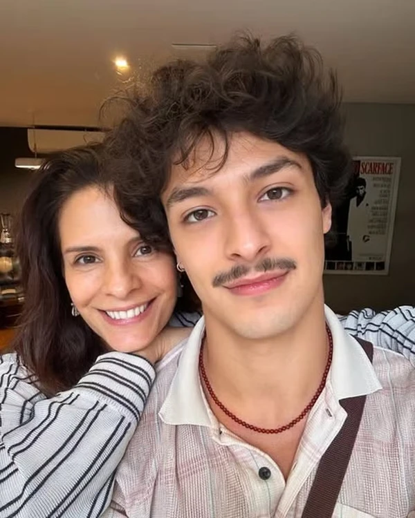  Helena Ranaldi e seu filho, Pedro Waddington por Reprodução